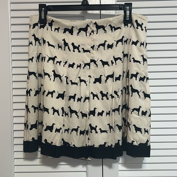 Trina Turk Pleated Doggie Skirt, size 8 - Picture 2 of 4